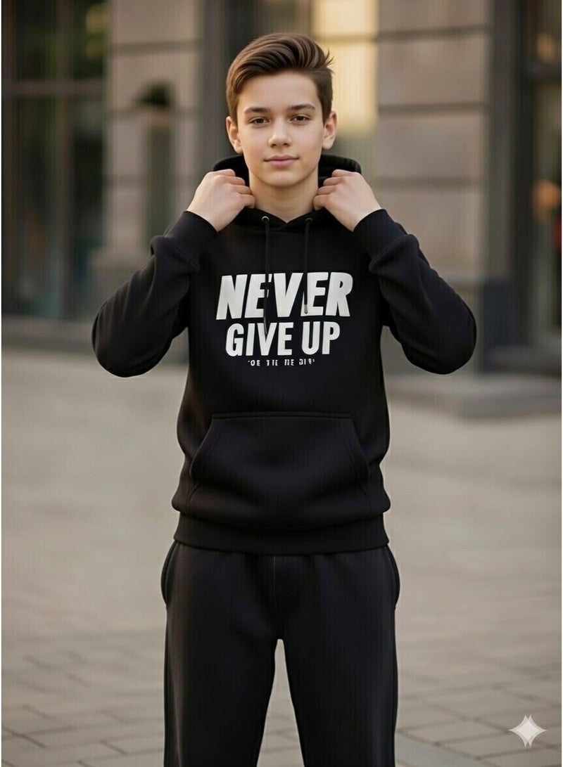 هودي أولادي اسود بطباعة ترندي بتصميم مريح وعملي للارتداء اليومي سويت شيرت أولادي بكابيشو واسع لإطلالة كاجوال مريحة كود 4031 - Image 4